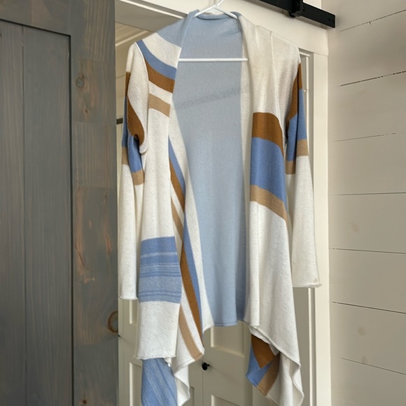 Goddis Sweaters - Women’s Goddis shawl